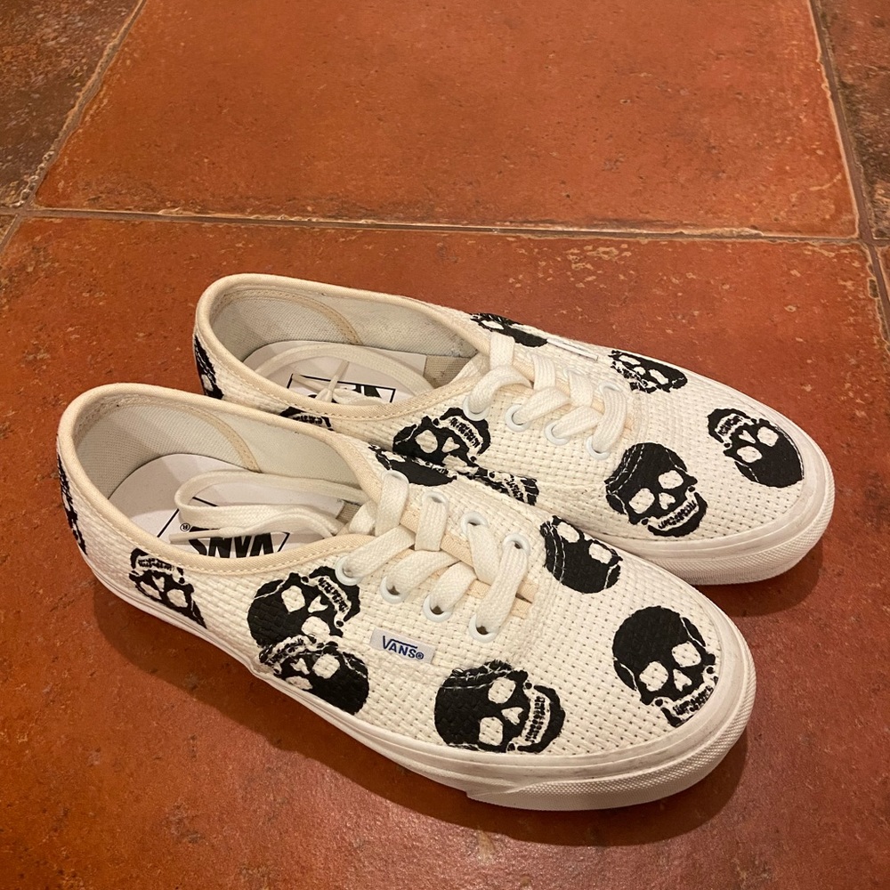 Vans Authentic 44 DX - Needlepoint Skulls